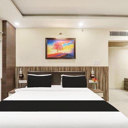 Super Townhouse Kankarbagh Formerly Kunwar Alcajars Patna  Dış mekan fotoğraf