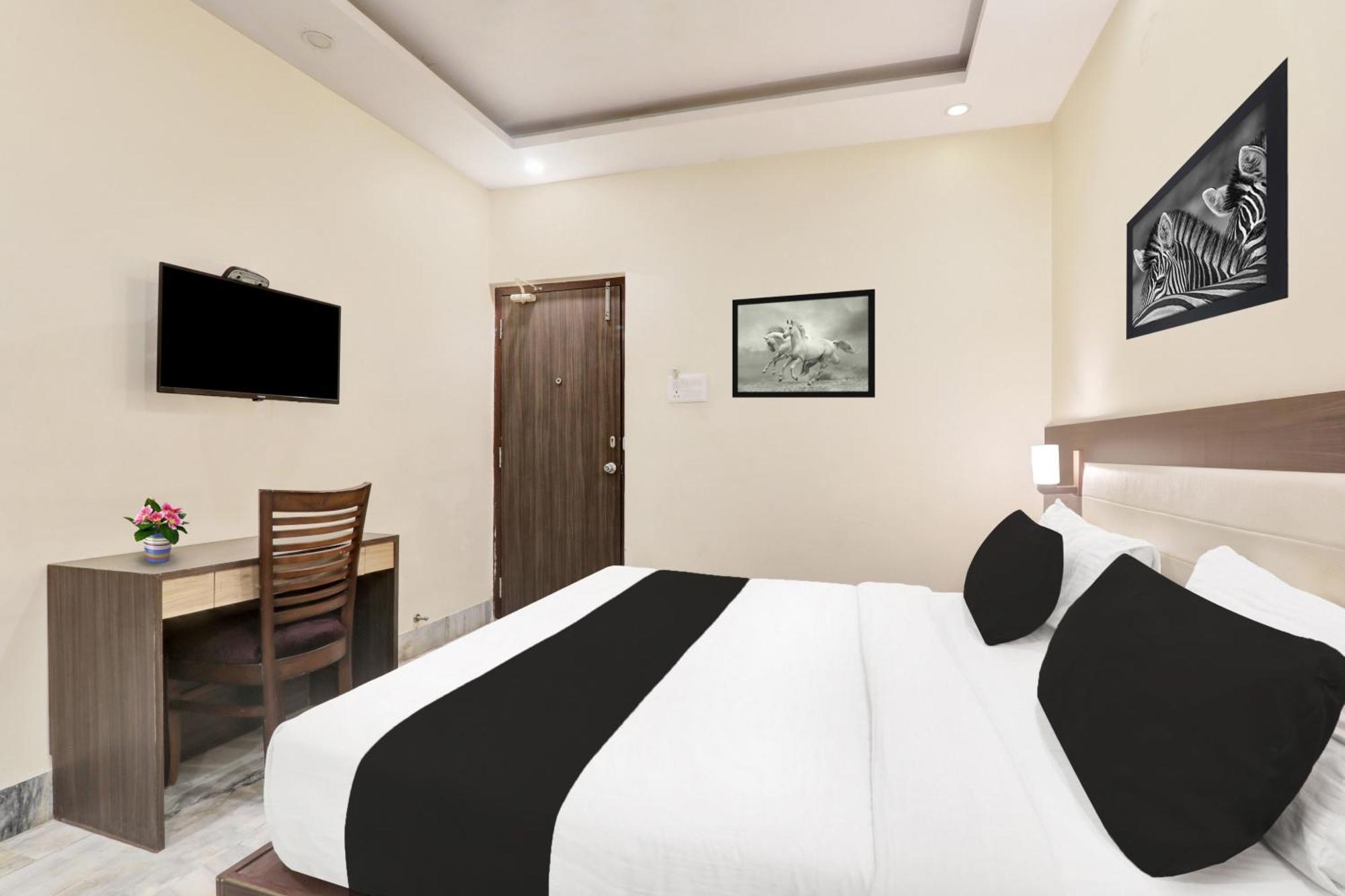 Super Townhouse Kankarbagh Formerly Kunwar Alcajars Patna  Dış mekan fotoğraf