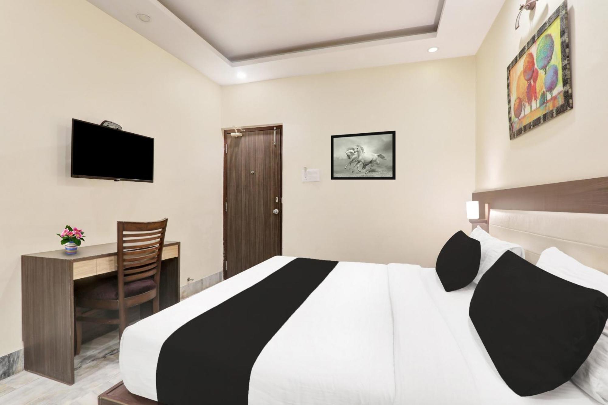 Super Townhouse Kankarbagh Formerly Kunwar Alcajars Patna  Dış mekan fotoğraf